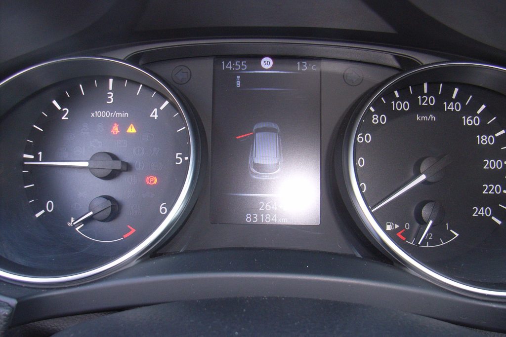 NISSAN QASHQAI 1.6 dCi Acenta, Diesel, Occasion / Gebraucht, Handschaltung - 4