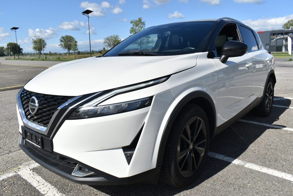 NISSAN 1.3 DIG-T Tekna+ 4x4