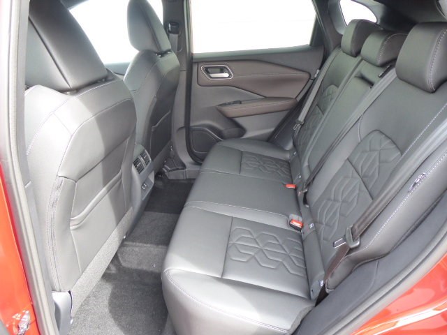 NISSAN Qashqai 1.3 DIG-T 158 Tekna 4x4 Aut., Mild-Hybrid Petrol/Electric, Ex-demonstrator, Automatic - 7
