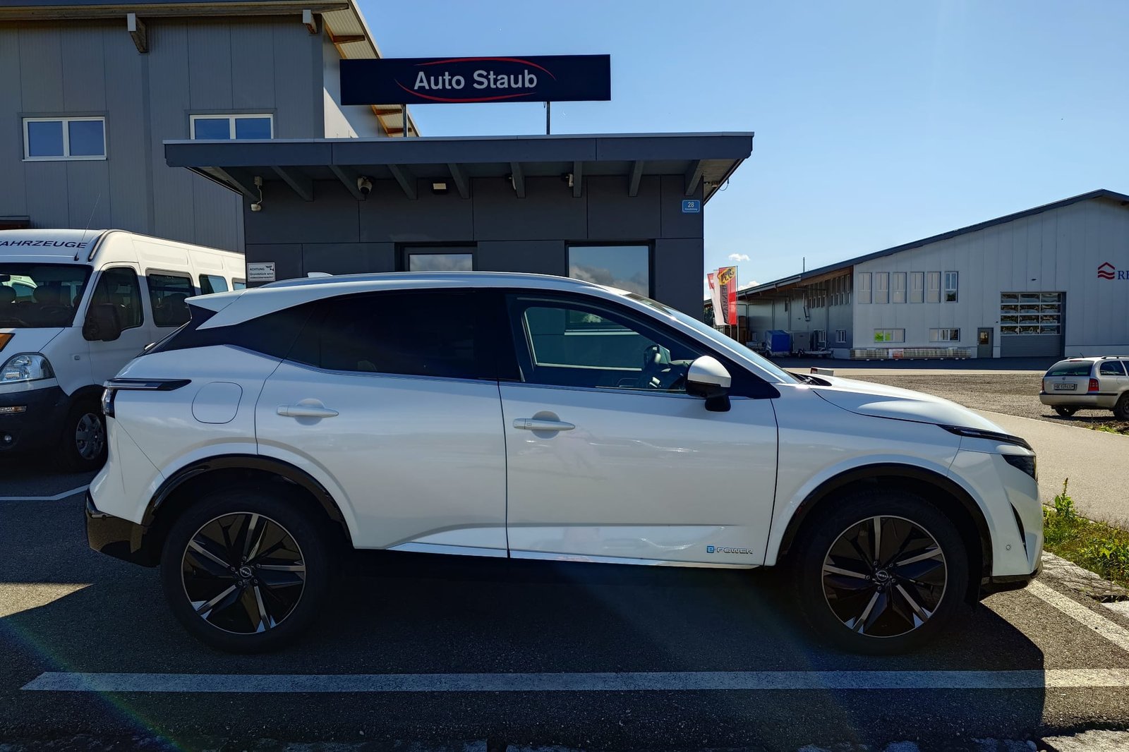 NISSAN Qashqai 1.5 VC-T Tekna, Hybride Intégral Essence/Électricité, Voiture de démonstration, Automatique - 2