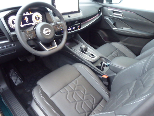 NISSAN Qashqai 1.3 DIG-T Tekna 4x4 Aut., Mild-Hybrid Petrol/Electric, Ex-demonstrator, Automatic - 5