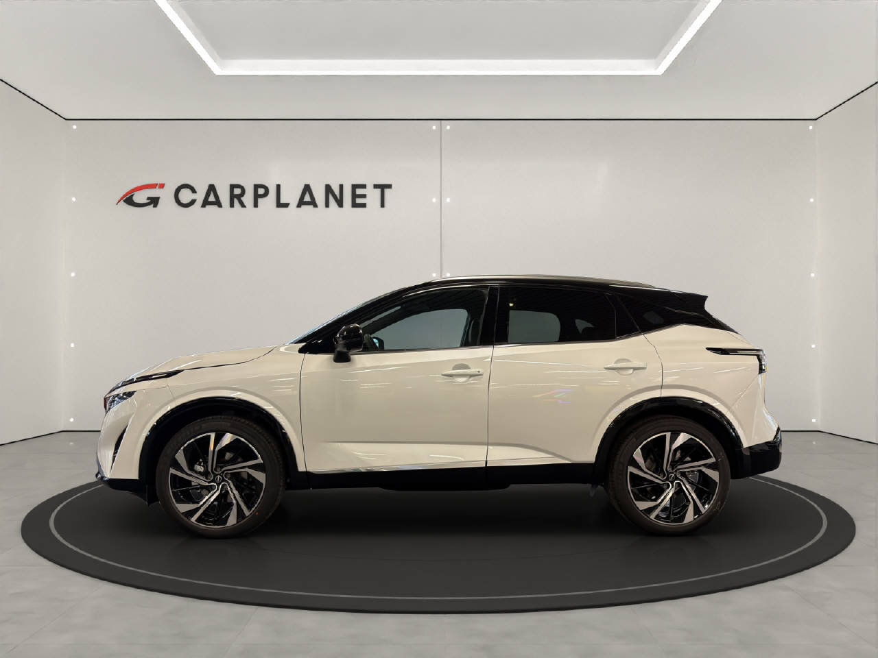 NISSAN Qashqai 1.3 DIG-T Tekna+ 4x4, Mild-Hybrid Petrol/Electric, Ex-demonstrator, Automatic - 2
