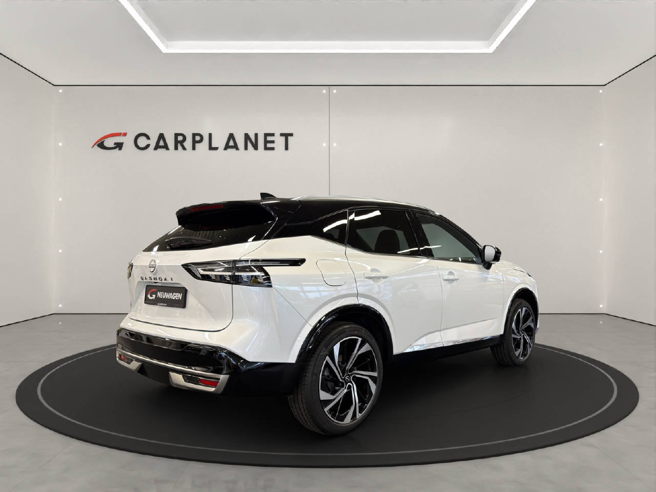 NISSAN Qashqai 1.3 DIG-T Tekna+ 4x4, Mild-Hybrid Petrol/Electric, Ex-demonstrator, Automatic - 3