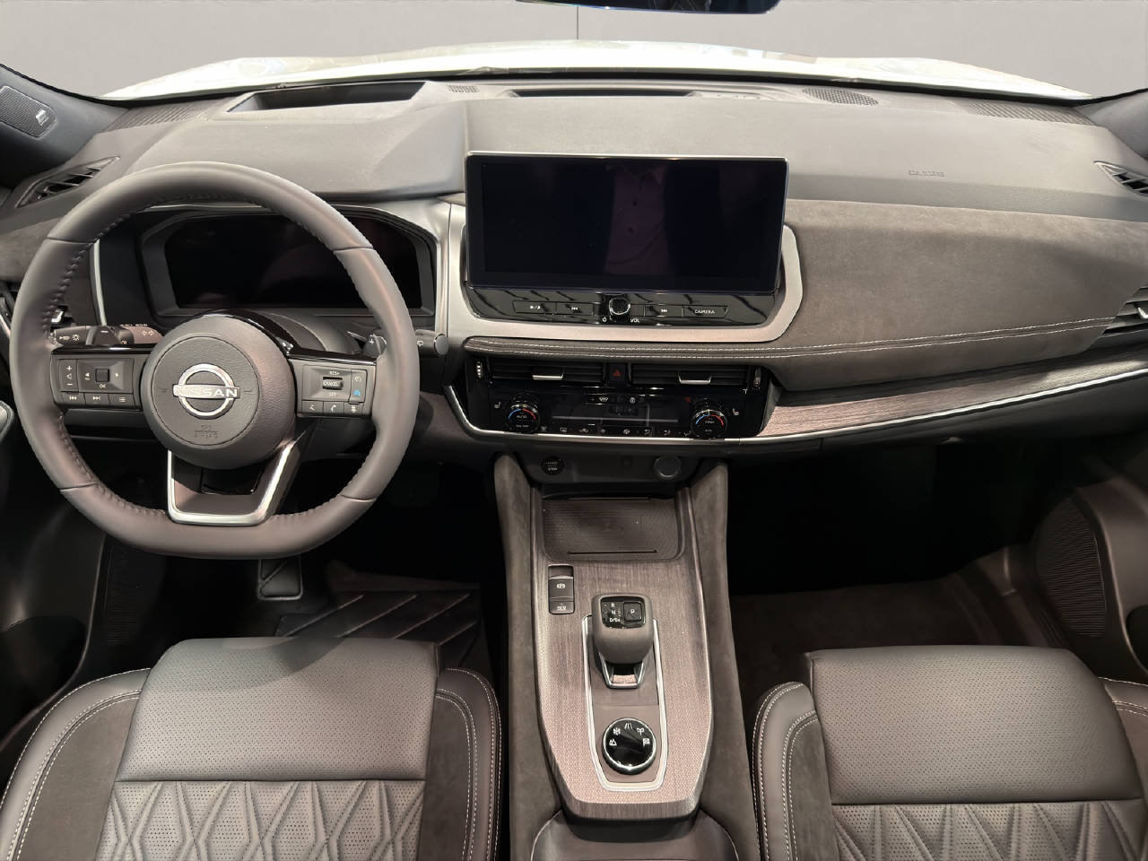 NISSAN Qashqai 1.3 DIG-T Tekna+ 4x4, Mild-Hybrid Petrol/Electric, Ex-demonstrator, Automatic - 5
