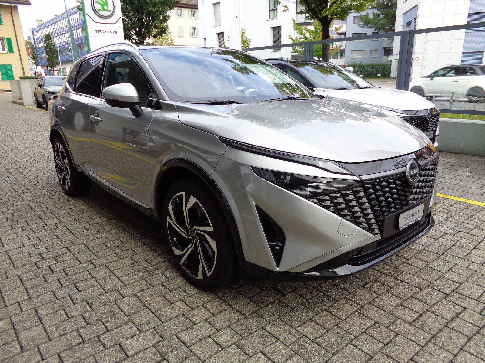 NISSAN Qashqai 1.3 DIG-T Tekna+ 4x4, Hybride Leggero Benzina/Elettrica, Auto dimostrativa, Automatico - 3