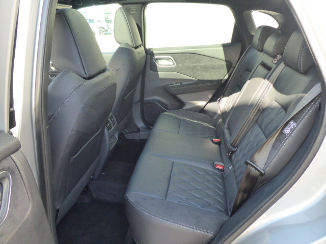 NISSAN Qashqai 1.3 DIG-T 158 Tekna+ 4x4 Aut., Hybride Leggero Benzina/Elettrica, Auto nuove, Automatico - 7