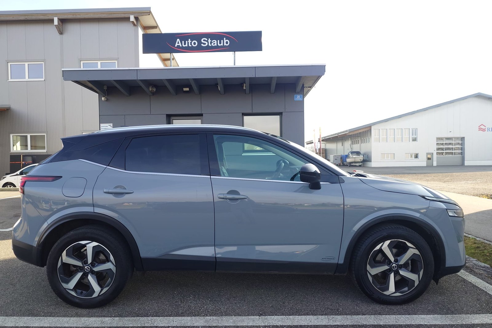 NISSAN Qashqai 1.3 DIG-T 158 Premiere, Mild-Hybrid Benzin/Elektro, Occasion / Gebraucht, Automat - 3