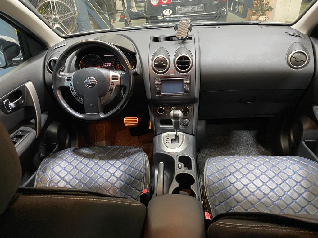 NISSAN Qashqai 2.0, Benzina, Occasioni / Usate, Automatico - 7