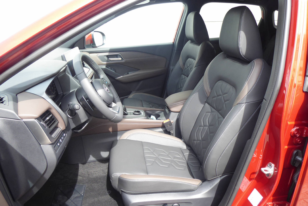 NISSAN Qashqai 1.3 DIG-T 158 Tekna 4x4 Aut., Hybride Léger Essence/Électricité, Voiture de démonstration, Automatique - 6