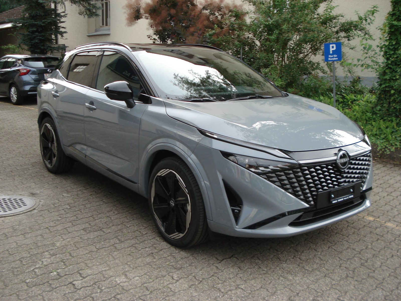 NISSAN Qashqai 1.3 DIG-T MHEV N-DESIGN Xtronic 4x4, Mild-Hybrid Petrol/Electric, Ex-demonstrator, Automatic - 3