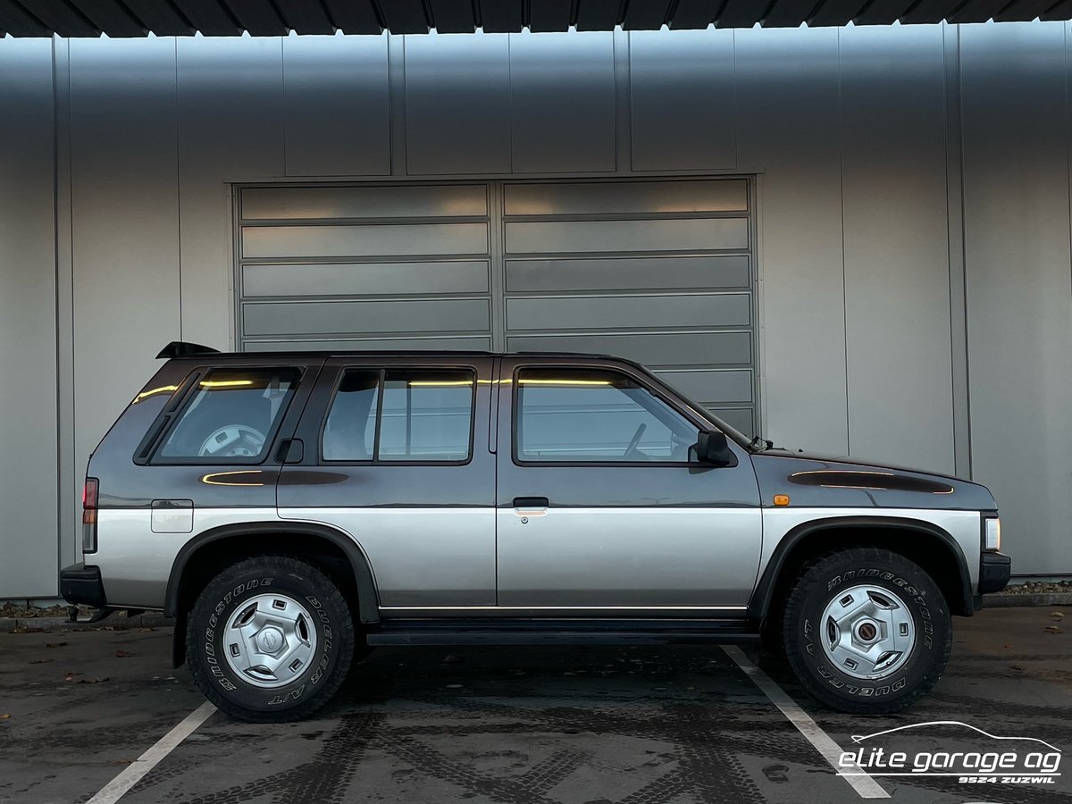 NISSAN Terrano 3.0 V6 Automat, Essence, Voiture de collection, Automatique - 6