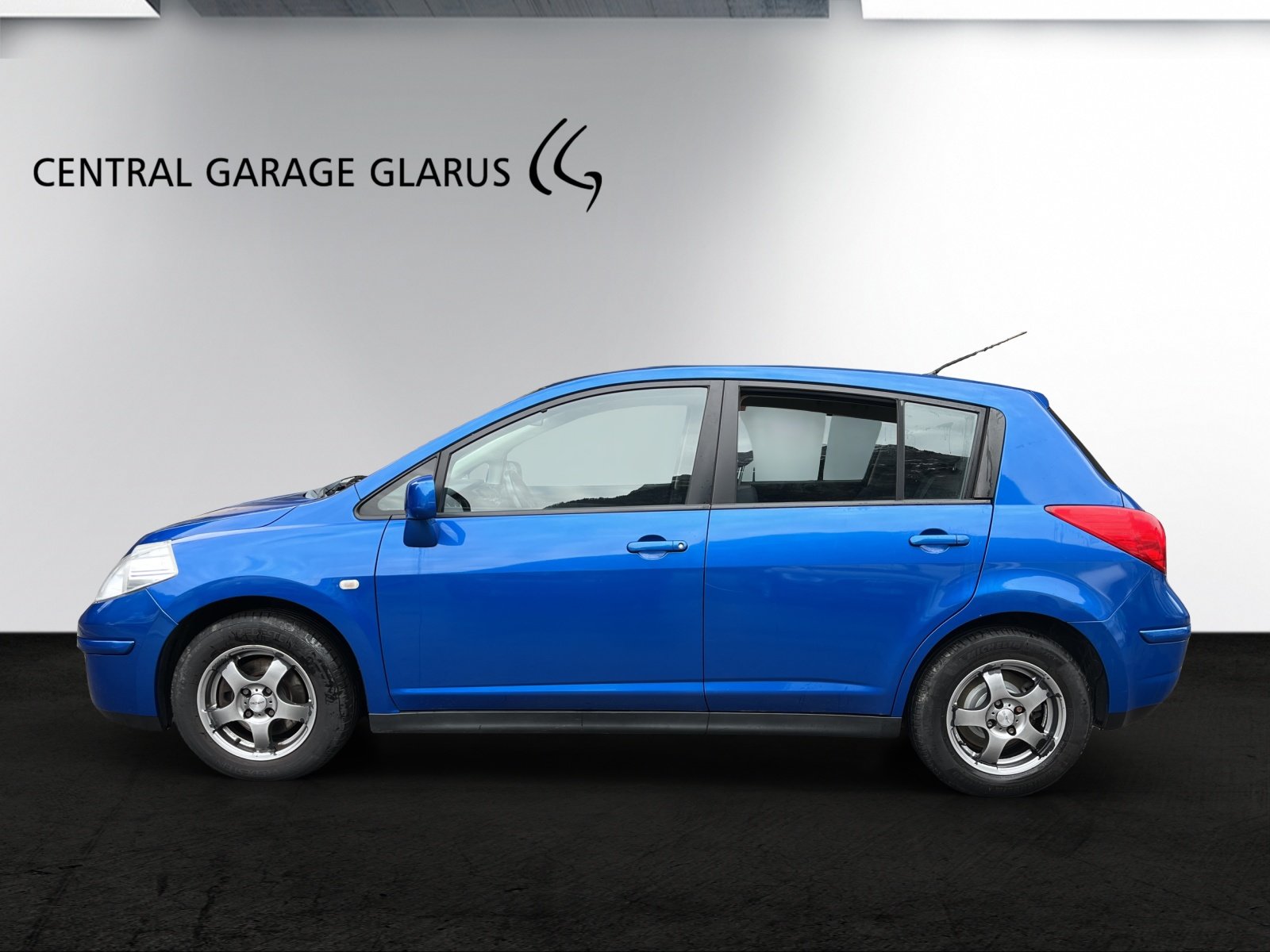 NISSAN Tiida 1.8 acenta, Petrol, Second hand / Used, Manual - 4