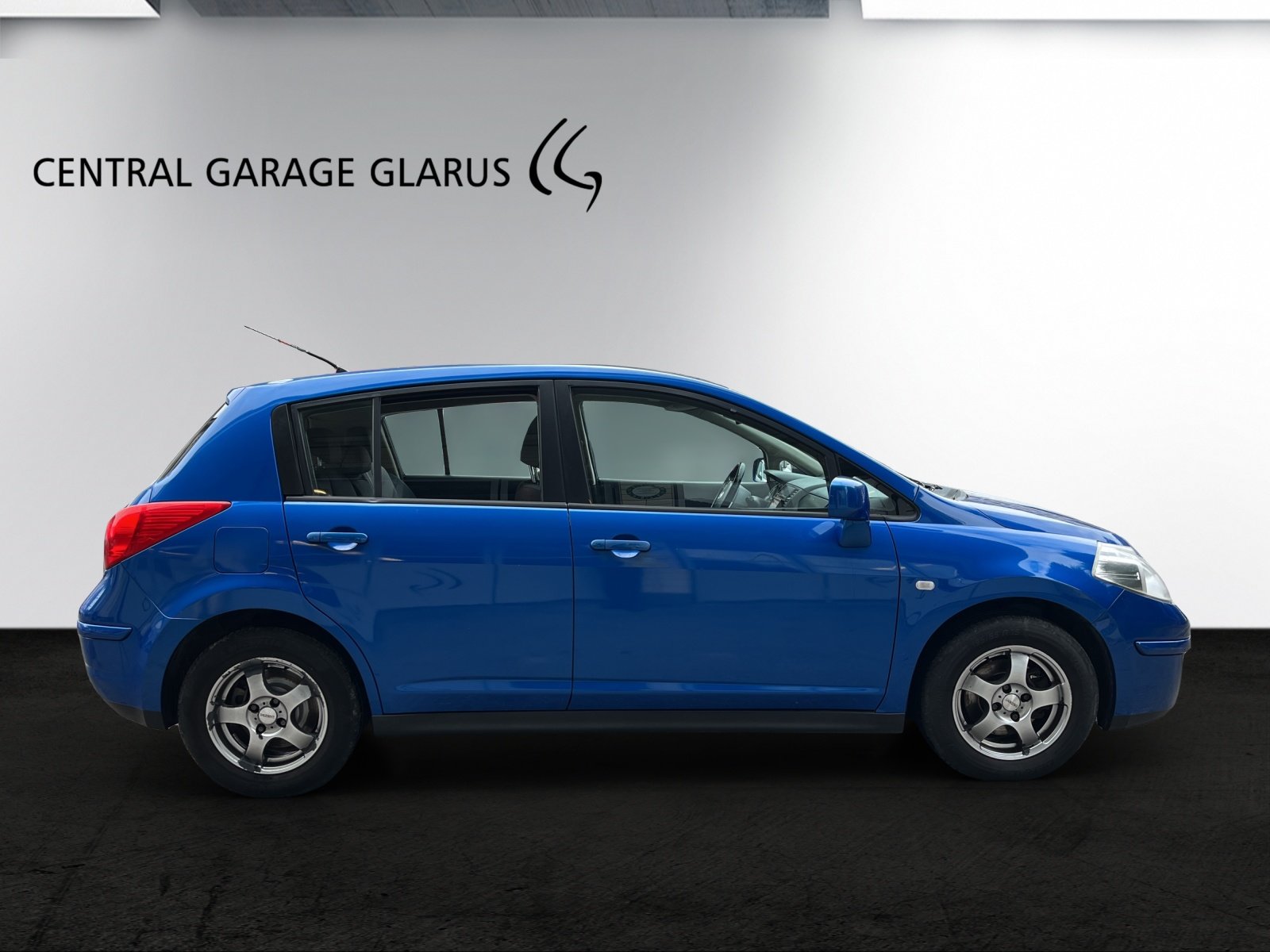 NISSAN Tiida 1.8 acenta, Petrol, Second hand / Used, Manual - 5