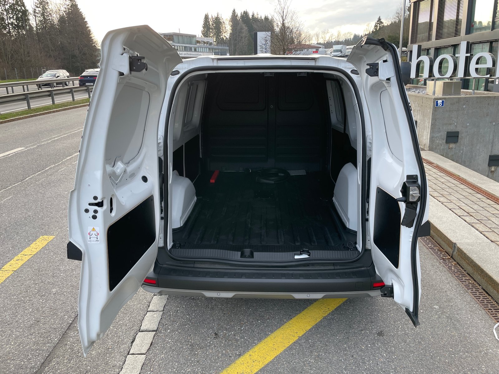 NISSAN Townstar EV45 kWh 22kW L2 Acenta, Électrique, Voiture nouvelle, Automatique - 7