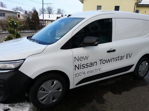 NISSAN Townstar 45kWh Acenta, Ex-demonstrator, Manual