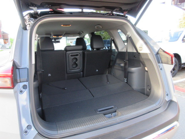 NISSAN X-Trail 1.5 VC-T Tekna e-4orce 7P, Voll-Hybrid Benzin/Elektro, Neuwagen, Automatik - 5