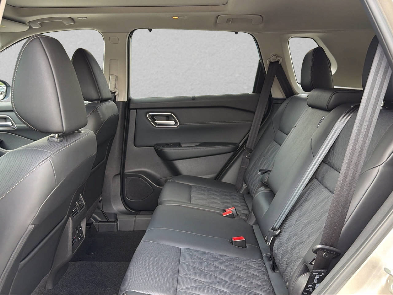 NISSAN X-Trail 1.5 VC-T Tekna+ e-4orc, Hybride Intégral Essence/Électricité, Voiture nouvelle, Automatique - 7