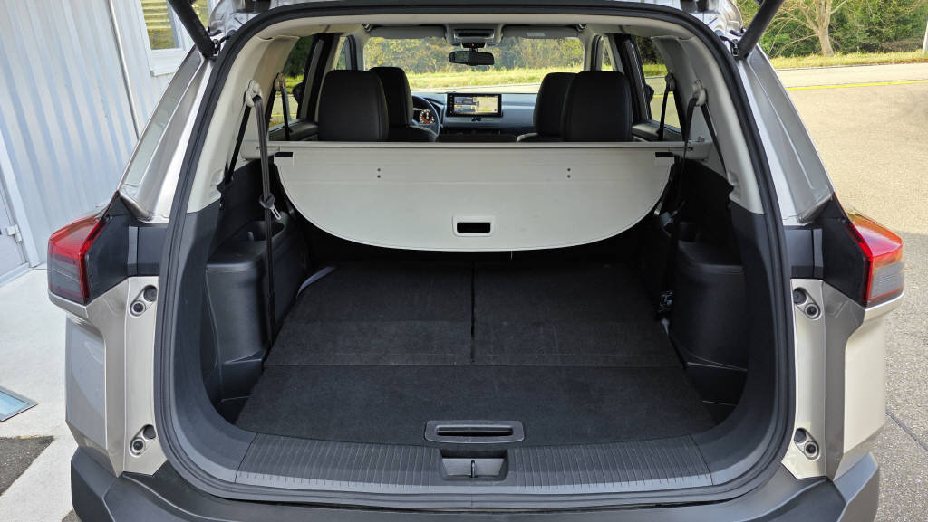 NISSAN X-Trail 1.5 VC-T N-Trek e-4orce 7P, Voll-Hybrid Benzin/Elektro, Occasion / Gebraucht, Automatik - 7