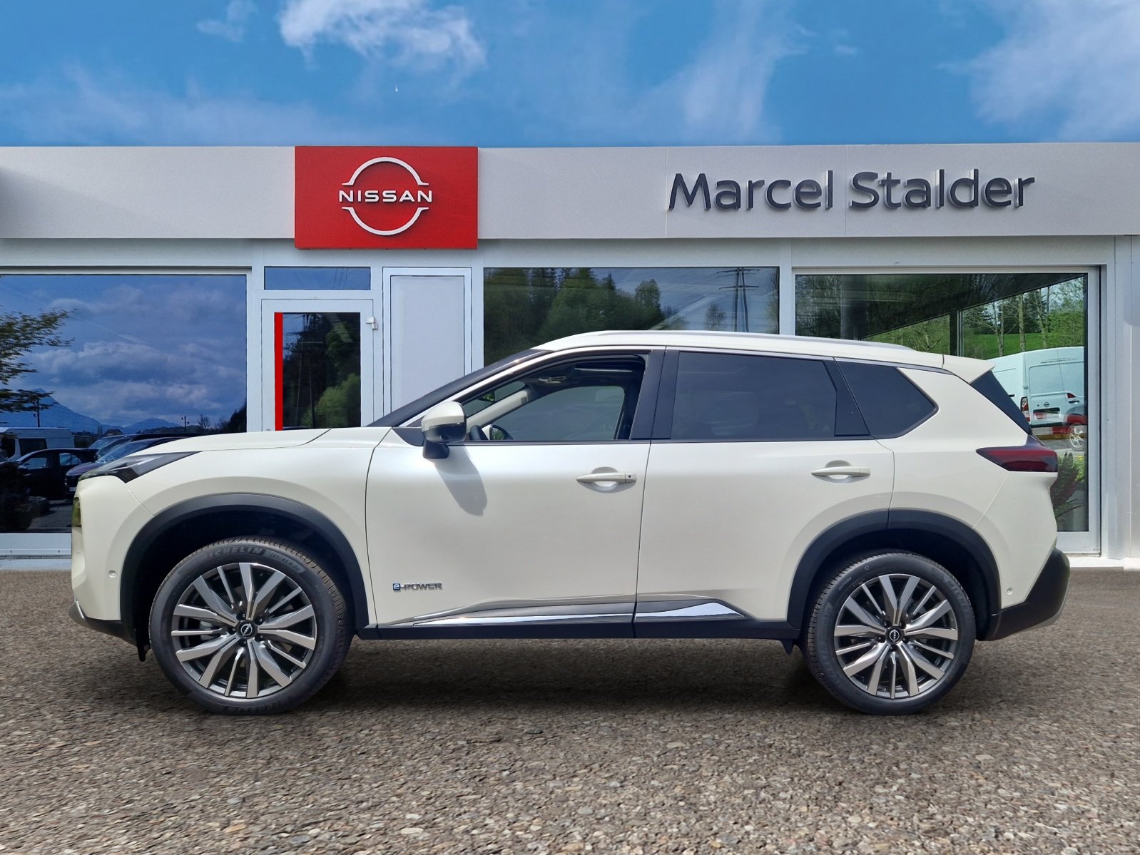 NISSAN X-Trail 1.5 VC-T e-Power 4WD 7 Sitze Tekna+, Benzin, Occasion / Gebraucht, Automatik - 2