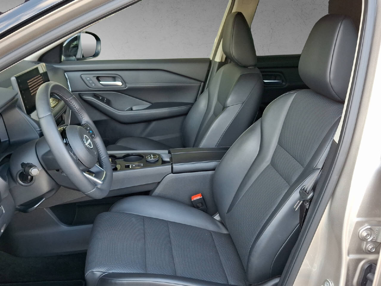 NISSAN X-Trail 1.5 VC-T N-Trek e-4orce 7P, Voll-Hybrid Benzin/Elektro, Occasion / Gebraucht, Automatik - 6