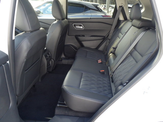 NISSAN X-Trail 1.5 VC-T Tekna+ e-4orce, Voll-Hybrid Benzin/Elektro, Vorführwagen, Automatik - 6