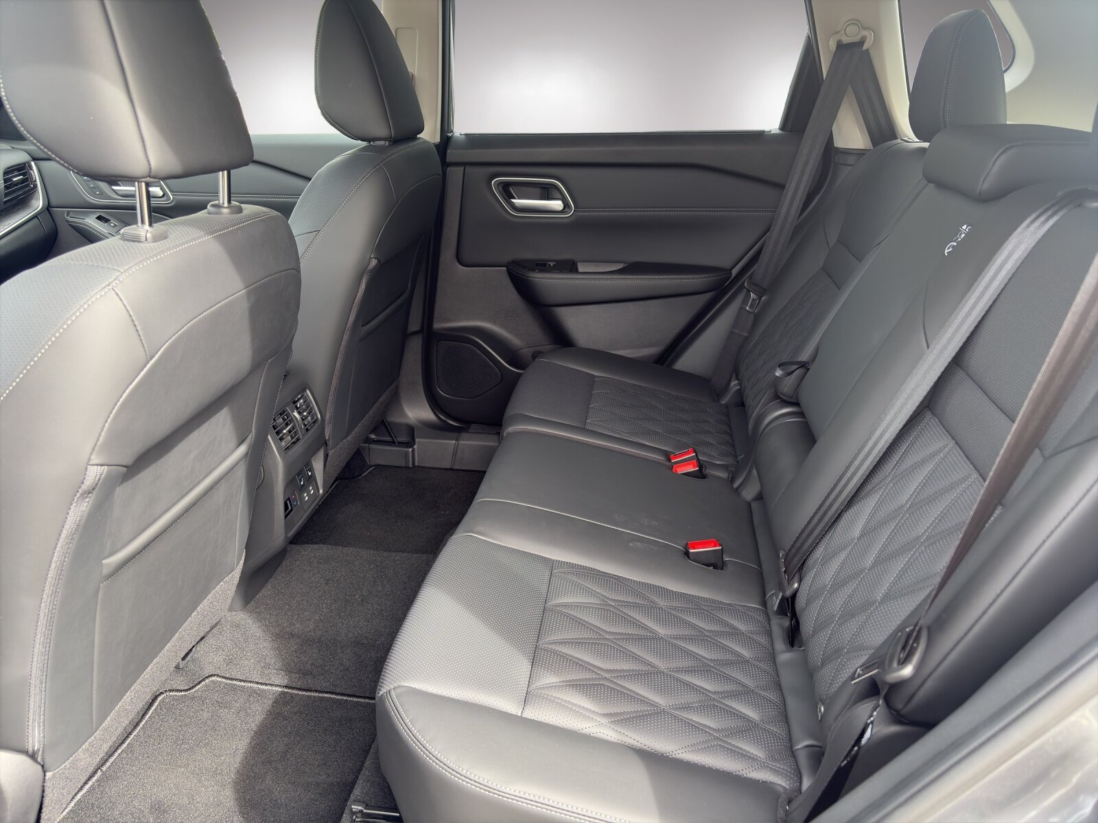 NISSAN X-Trail 1.5 VC-T Tekna+ e-4orc, Voll-Hybrid Benzin/Elektro, Vorführwagen, Automatik - 7