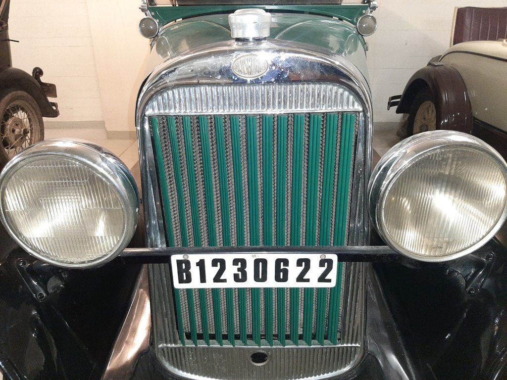 OLDSMOBILE F 28 Limousine 4-door, Essence, Voiture de collection, Manuelle - 3