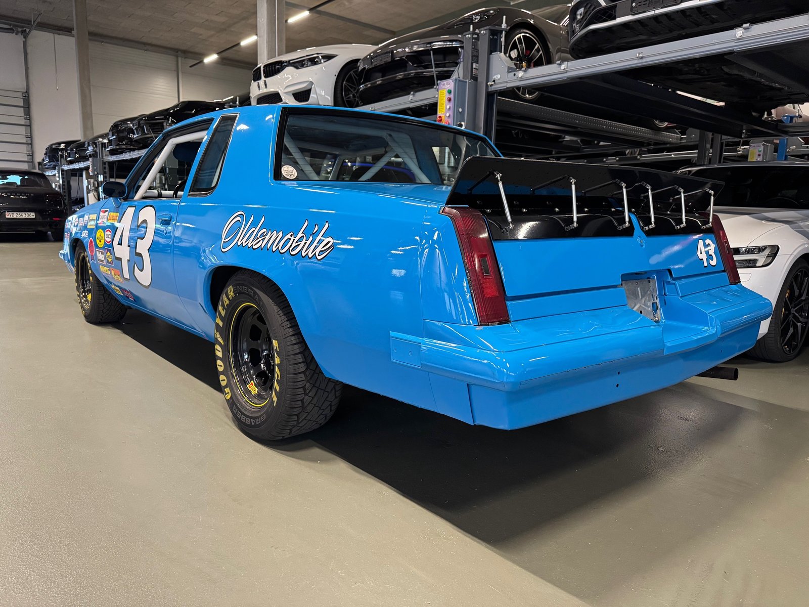 OLDSMOBILE CUTLASS *NASCAR REPLICA* CH legal, Essence, Occasion / Utilisé, Automatique - 3