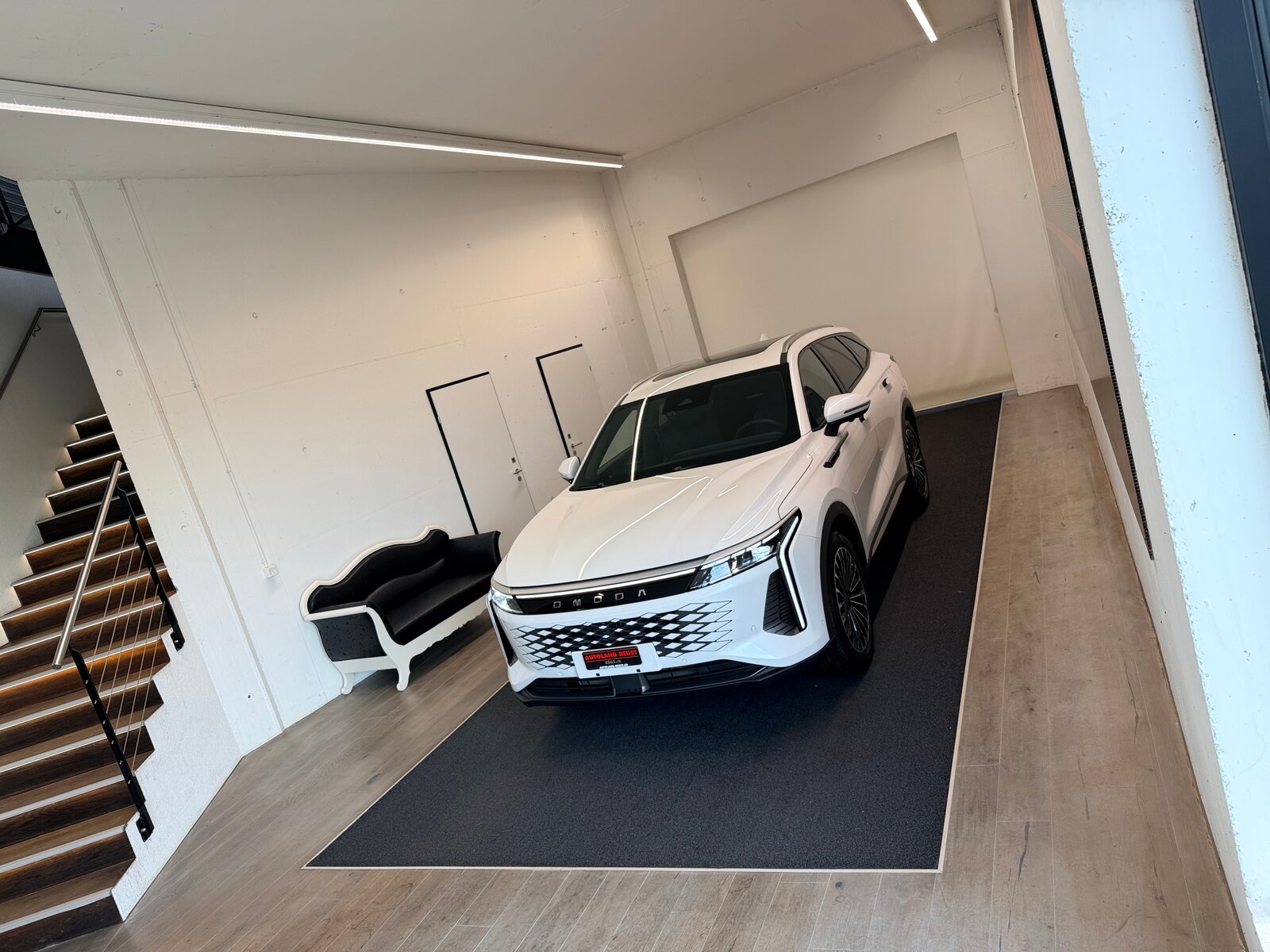 OMODA Premium 1.5 TGDI AWD 537PS, Plug-in-Hybrid Petrol/Electric, New car, Automatic - 4