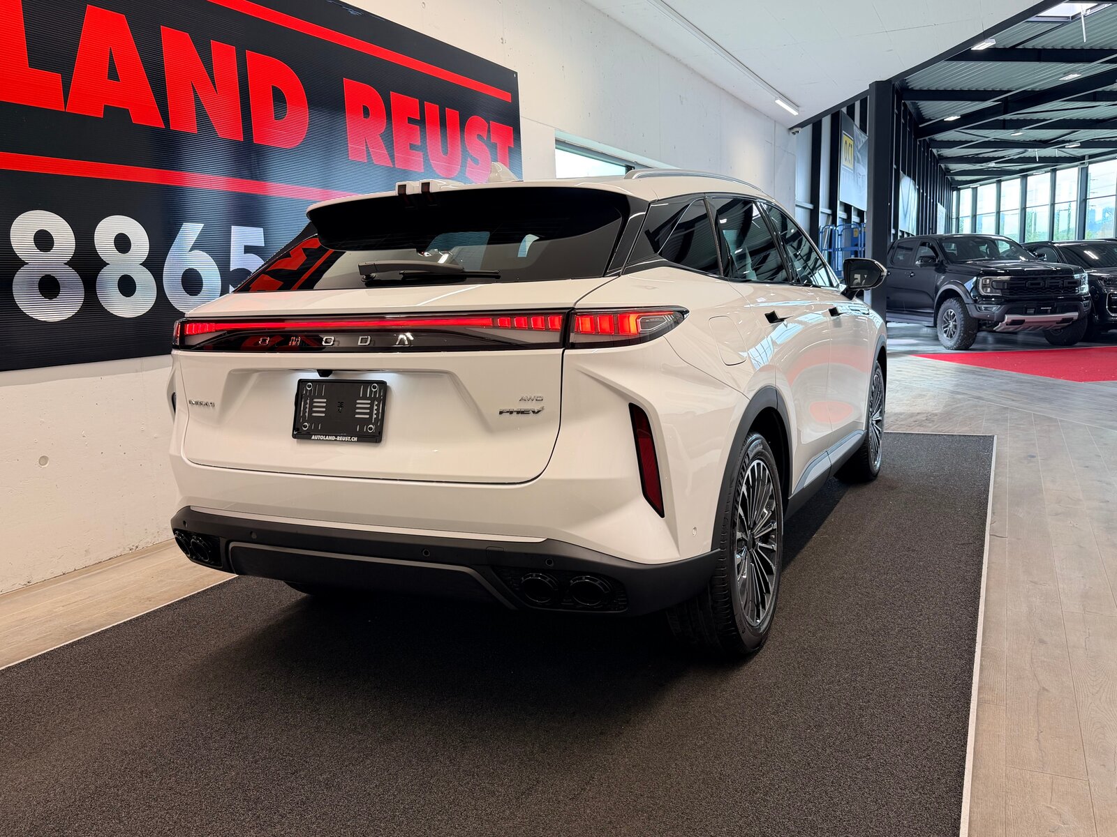 OMODA Premium 1.5 TGDI AWD 537PS, Plug-in-Hybrid Petrol/Electric, New car, Automatic - 7
