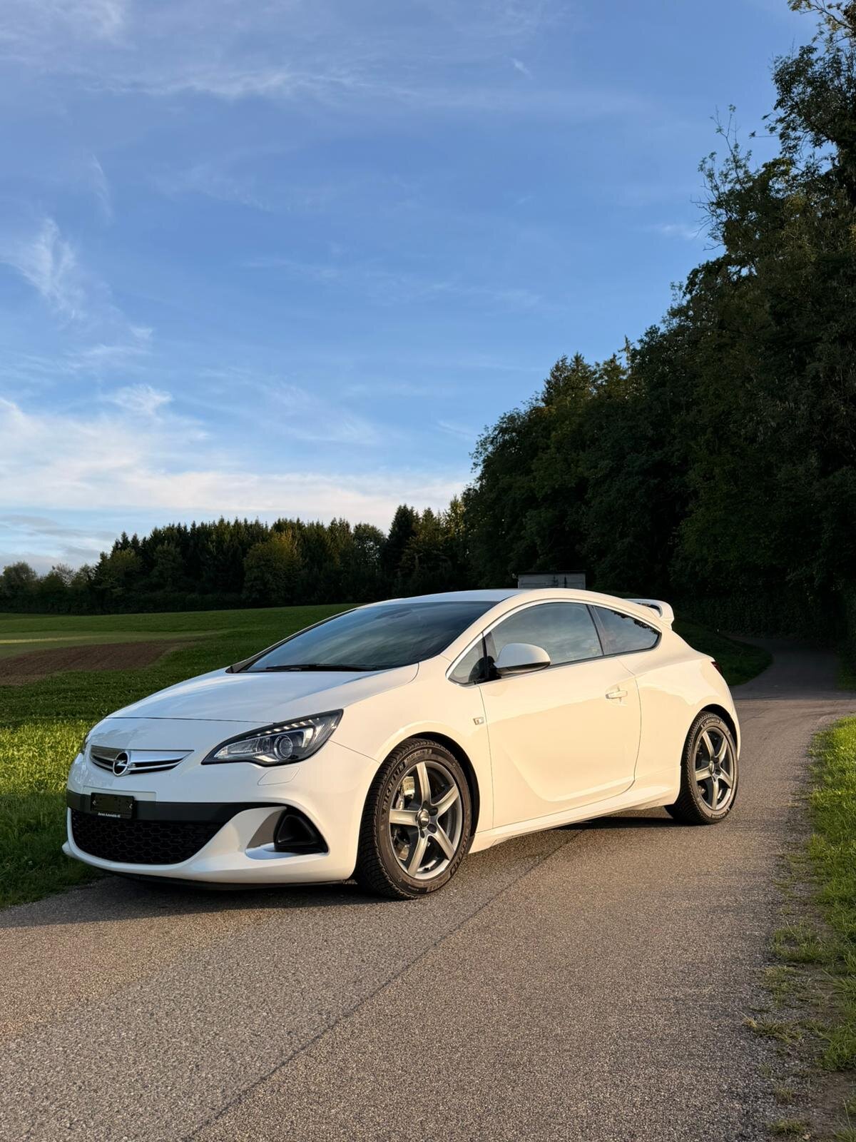 OPEL Astra GTC 2.0i 16V Turbo OPC