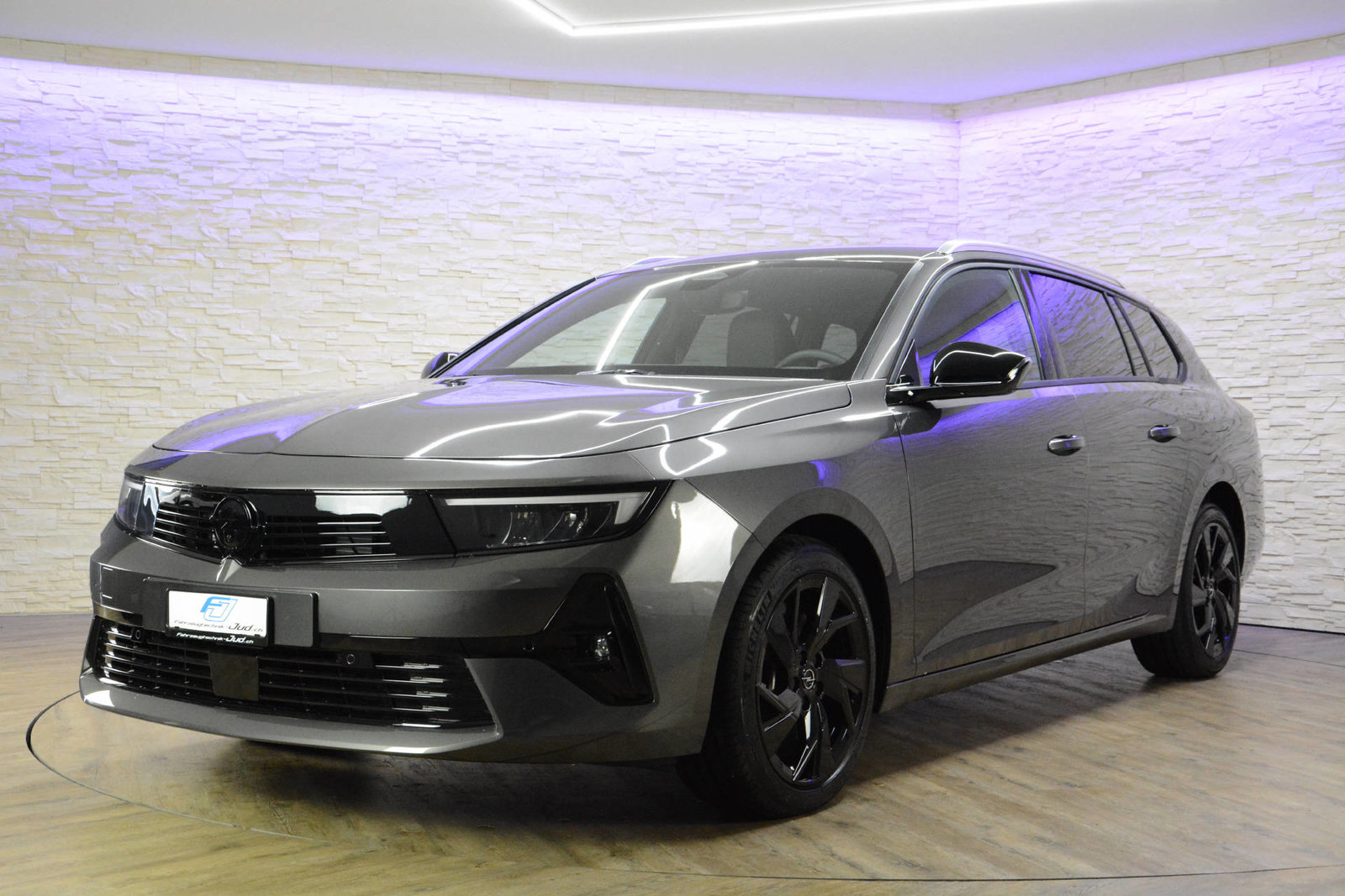 OPEL Astra Sports Tourer 1.6 T PHEV 180 Swiss Plus