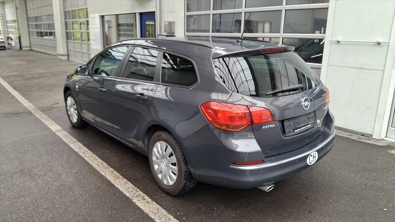 OPEL Astra J Sports Tourer, Petrol, Second hand / Used, Automatic - 2