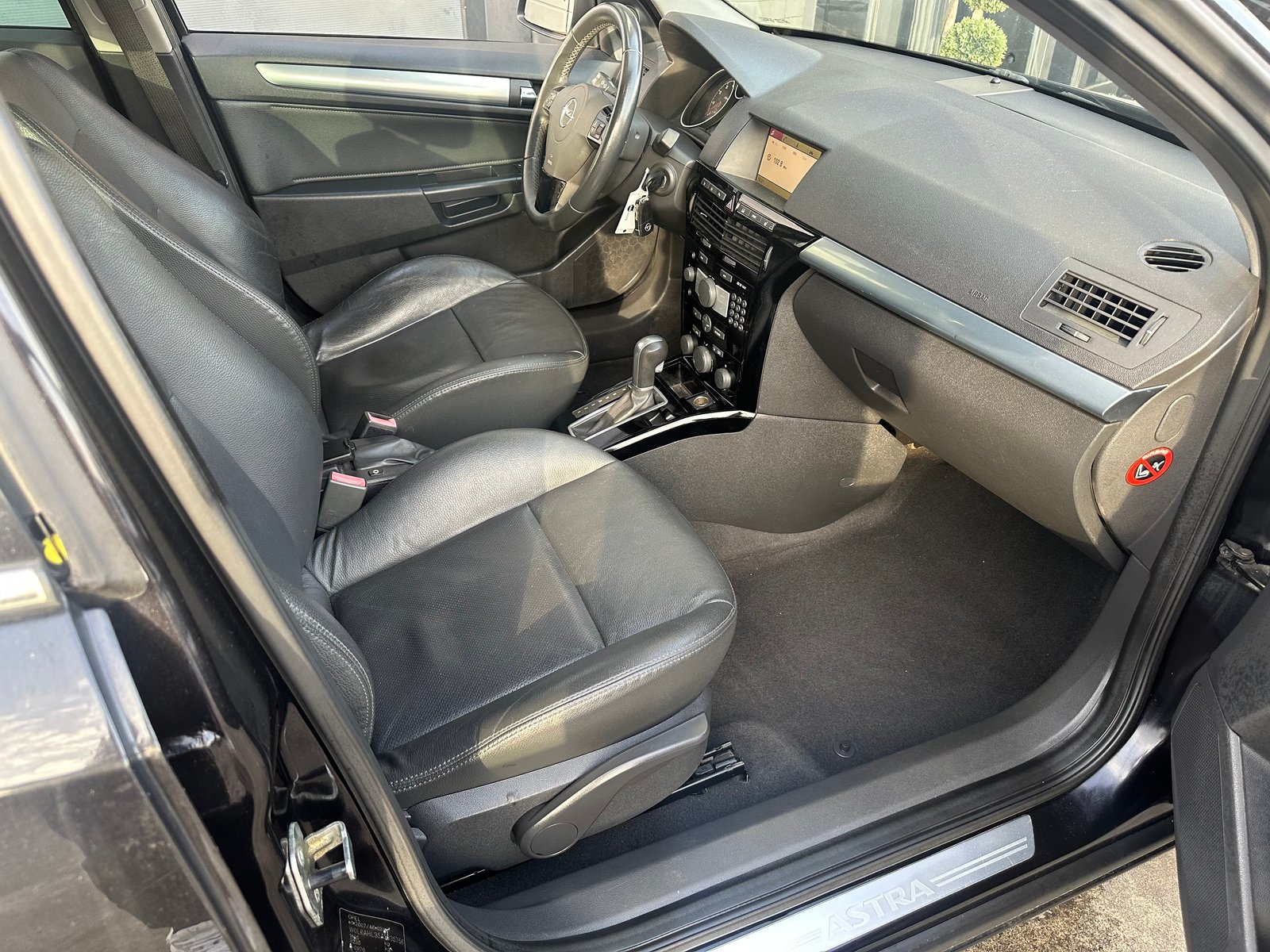 OPEL Astra Caravan 1.8i 16V Diamond Automatic, Petrol, Second hand / Used, Automatic - 7