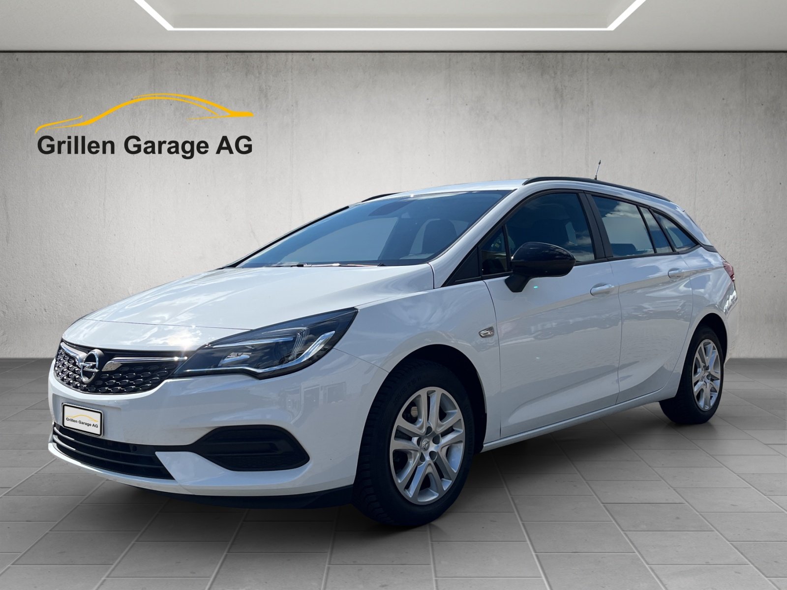 OPEL Astra Sports Tourer 1.2 T Edition S/S, Petrol, Second hand / Used, Manual - 2