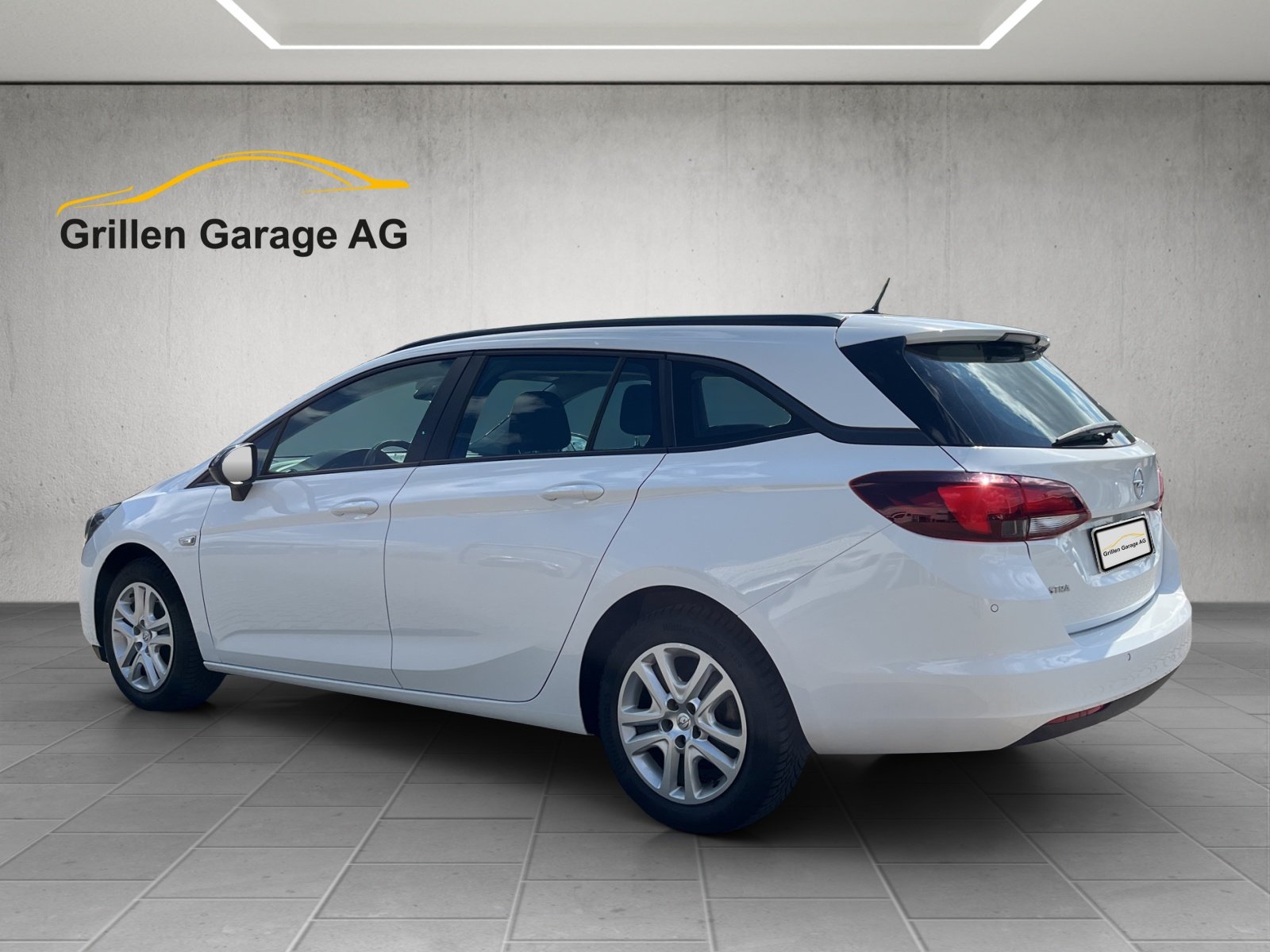 OPEL Astra Sports Tourer 1.2 T Edition S/S, Petrol, Second hand / Used, Manual - 4