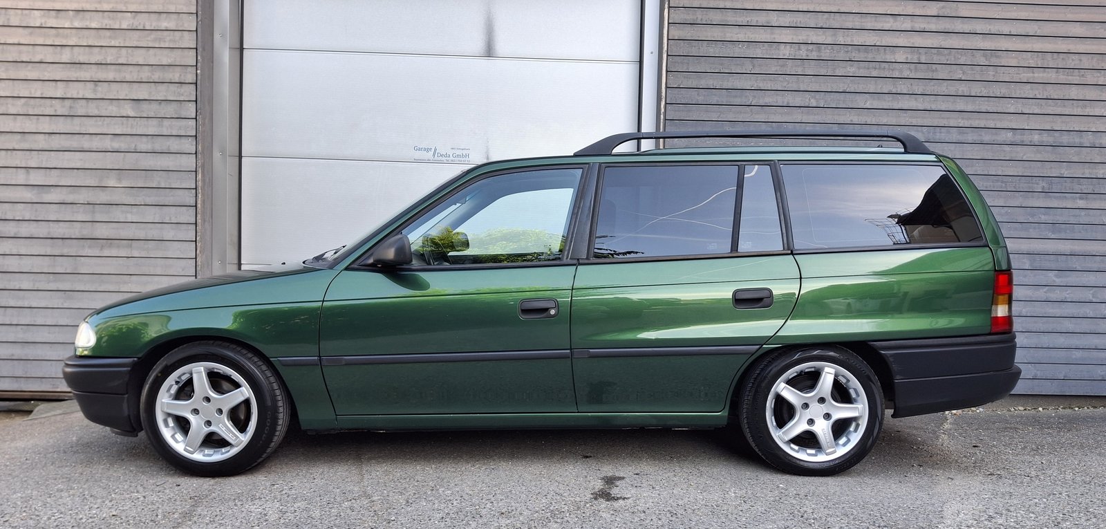 OPEL Astra Caravan 1.6i 16V Special, Petrol, Second hand / Used, Automatic - 4