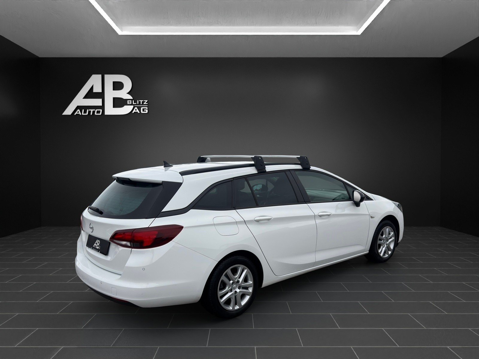 OPEL Astra Sports Tourer 1.2i Turbo Edition mit 145 PS, Benzin, Occasion / Gebraucht, Handschaltung - 5