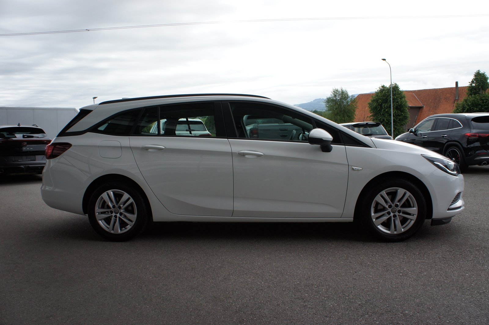 OPEL Astra Sports Tourer 1.6 CDTi ecoF Enjoy, Diesel, Occasion / Gebraucht, Handschaltung - 6