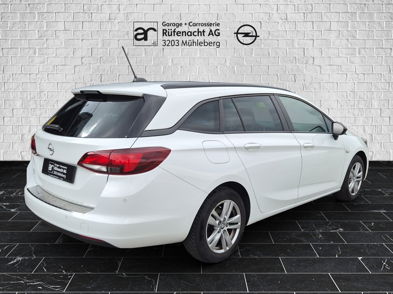 OPEL Astra Sports Tourer 1.4 T Edition S/S, Petrol, Second hand / Used, Automatic - 2