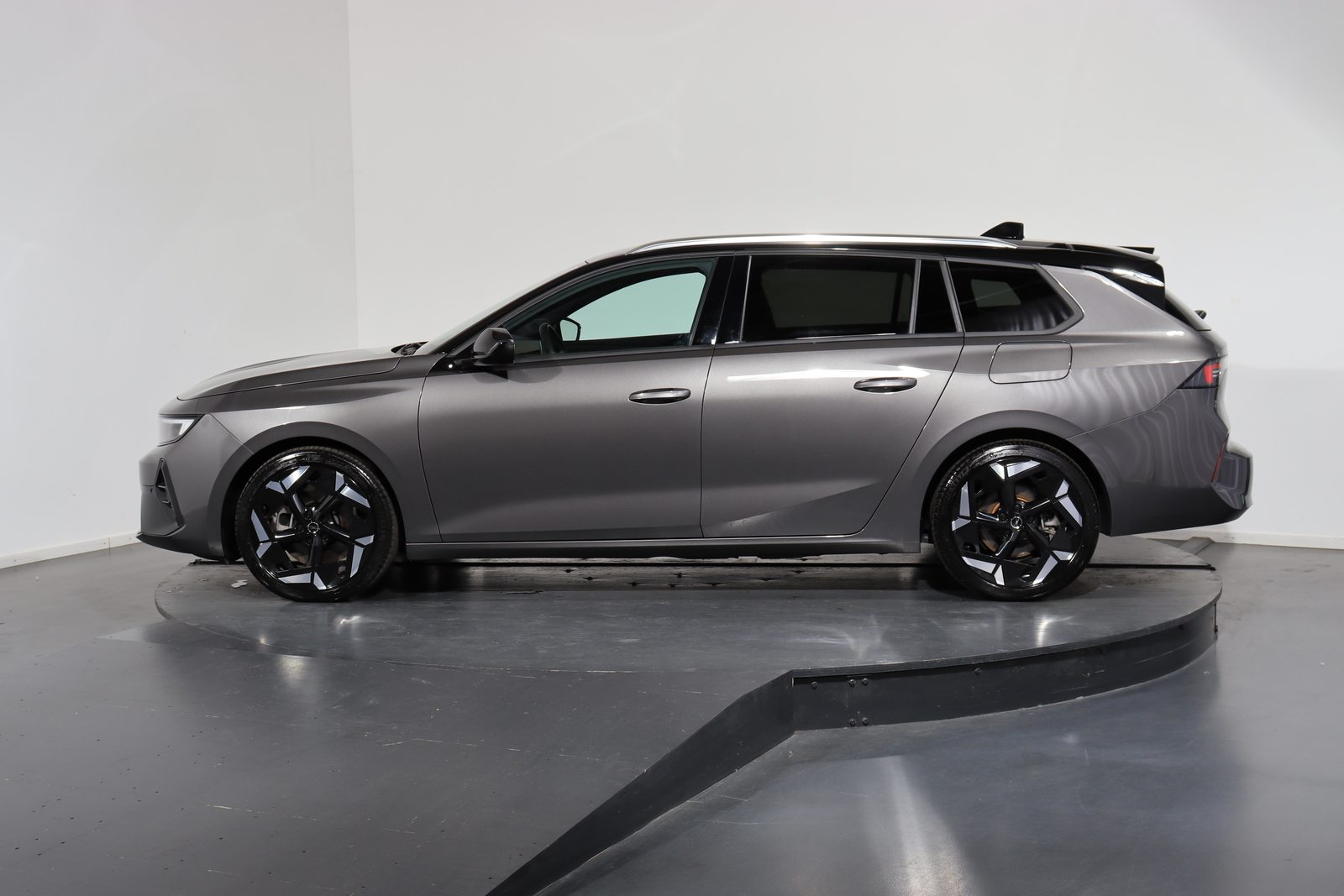 OPEL Astra Sports Tourer 1.6 T PHEV 225 GSe, Plug-in-Hybrid Petrol/Electric, Second hand / Used, Automatic - 2