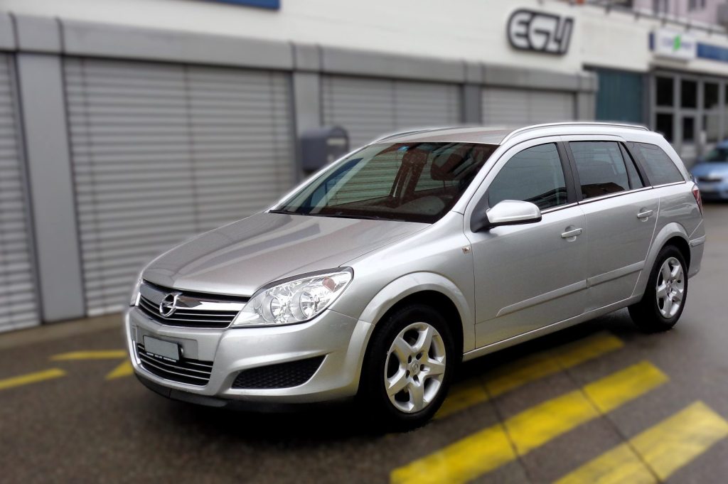 OPEL Astra Caravan 1.6i Enjoy