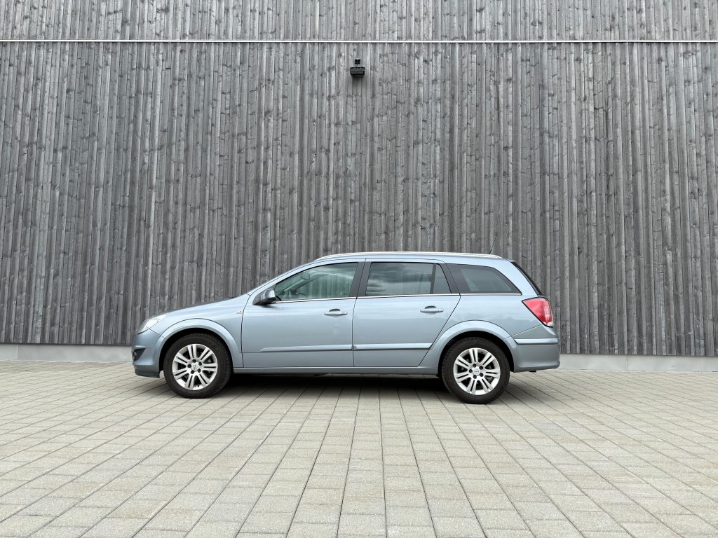 OPEL ASTRA 1.8i 16V Cosmo, Essence, Occasion / Utilisé, Manuelle - 2