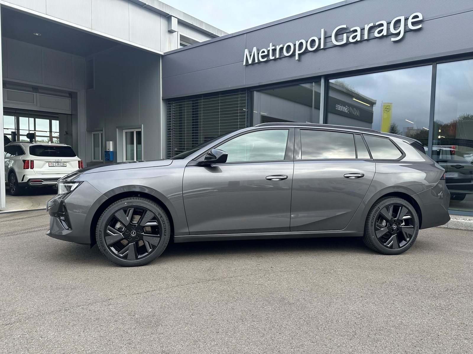 OPEL Astra-e Sports Tourer GS, Electric, Ex-demonstrator, Automatic - 2