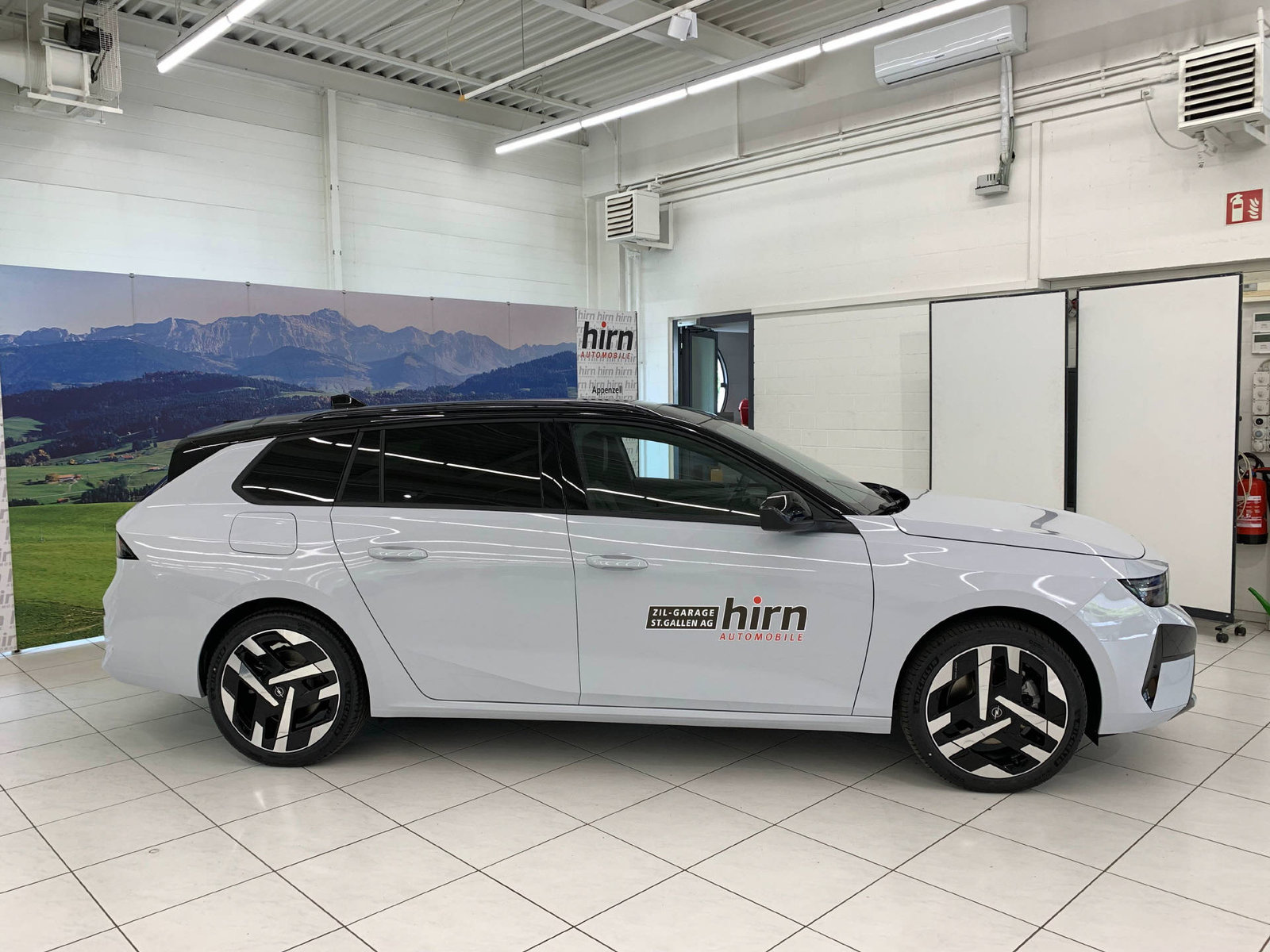 OPEL Astra-e Sports Tourer Ultimate, Electric, Ex-demonstrator, Automatic - 3