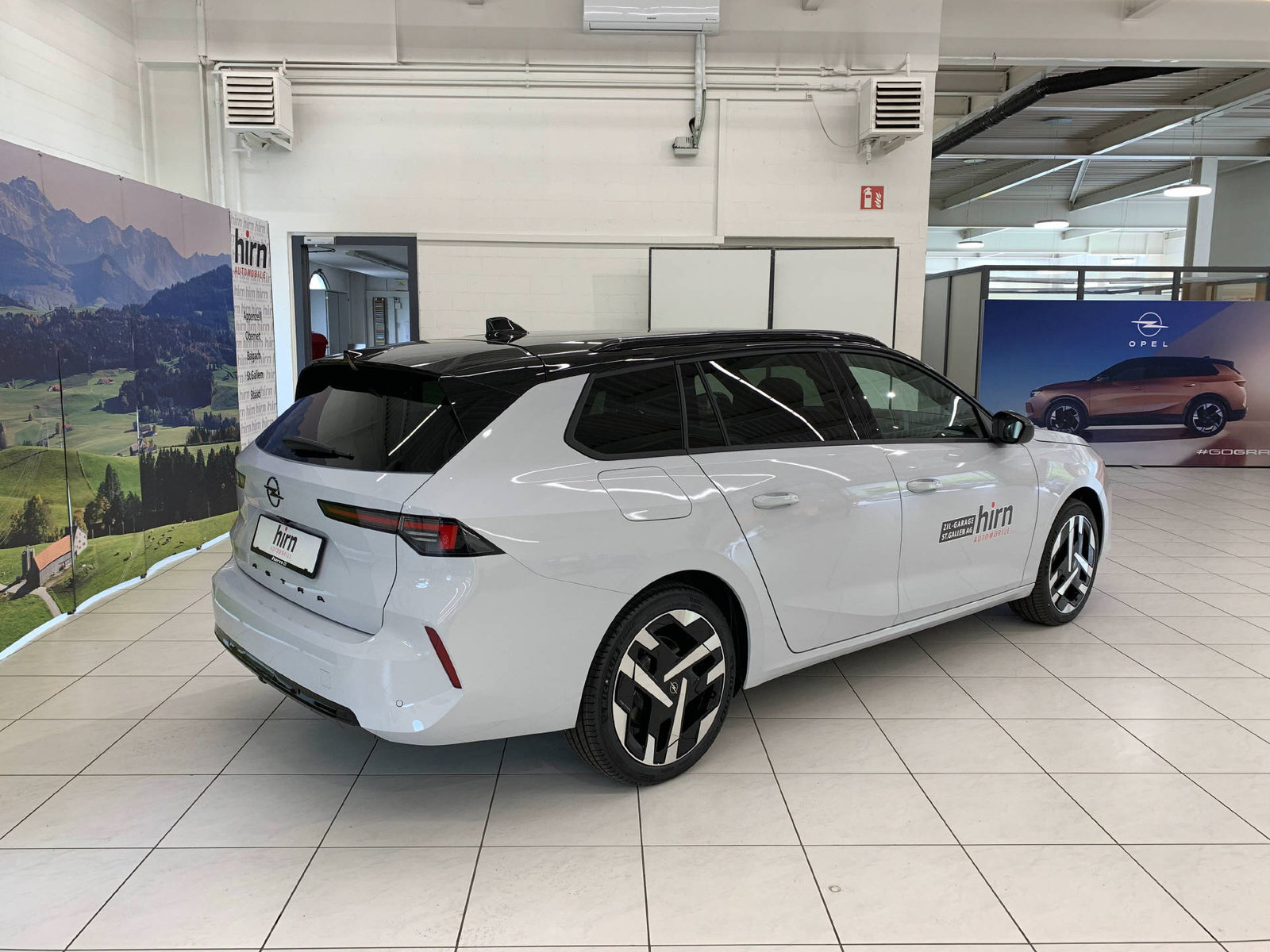 OPEL Astra-e Sports Tourer Ultimate, Electric, Ex-demonstrator, Automatic - 4