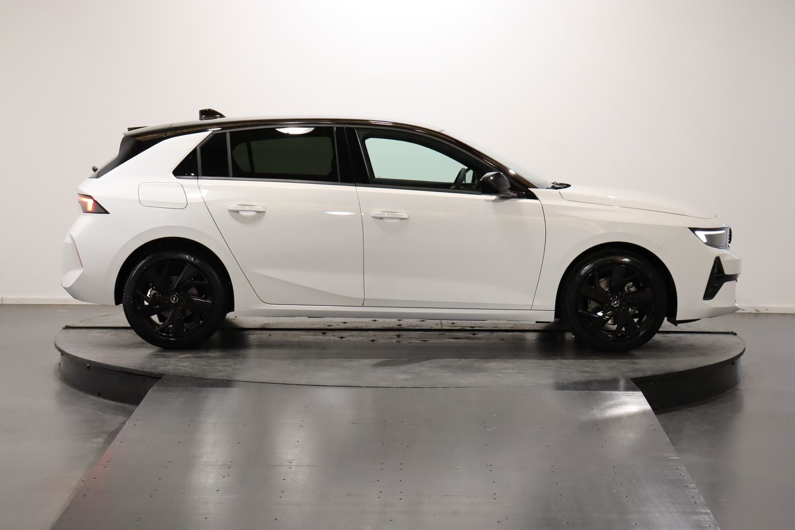 OPEL Astra 1.2 T 130 GS, Benzina, Auto nuove, Automatico - 3