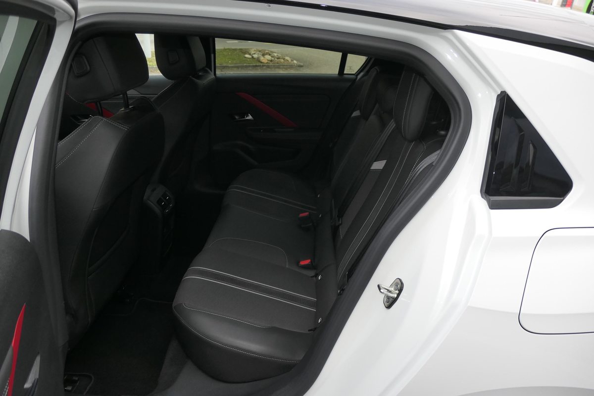 OPEL Astra 1.6 T PHEV 180 Swiss Plus, Plug-in-Hybrid Benzina/Elettrica, Occasioni / Usate, Automatico - 6