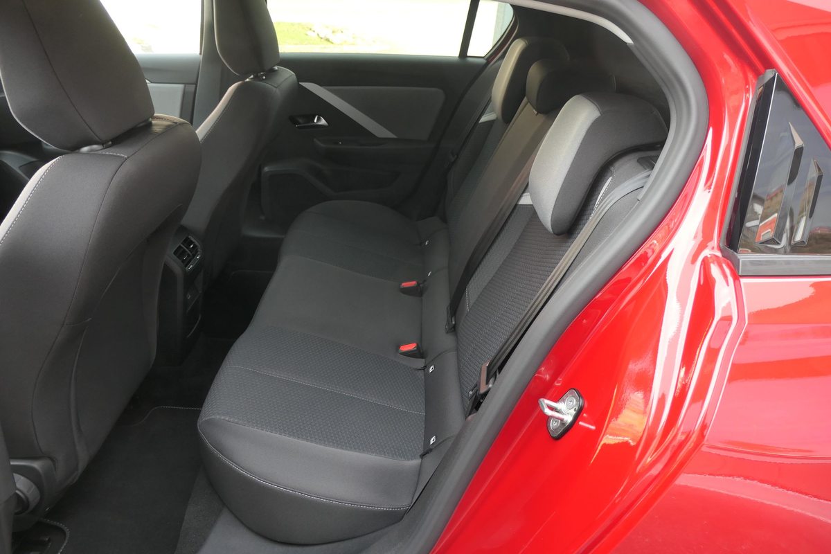OPEL Astra 1.2 T 130 Swiss, Benzina, Occasioni / Usate, Automatico - 5
