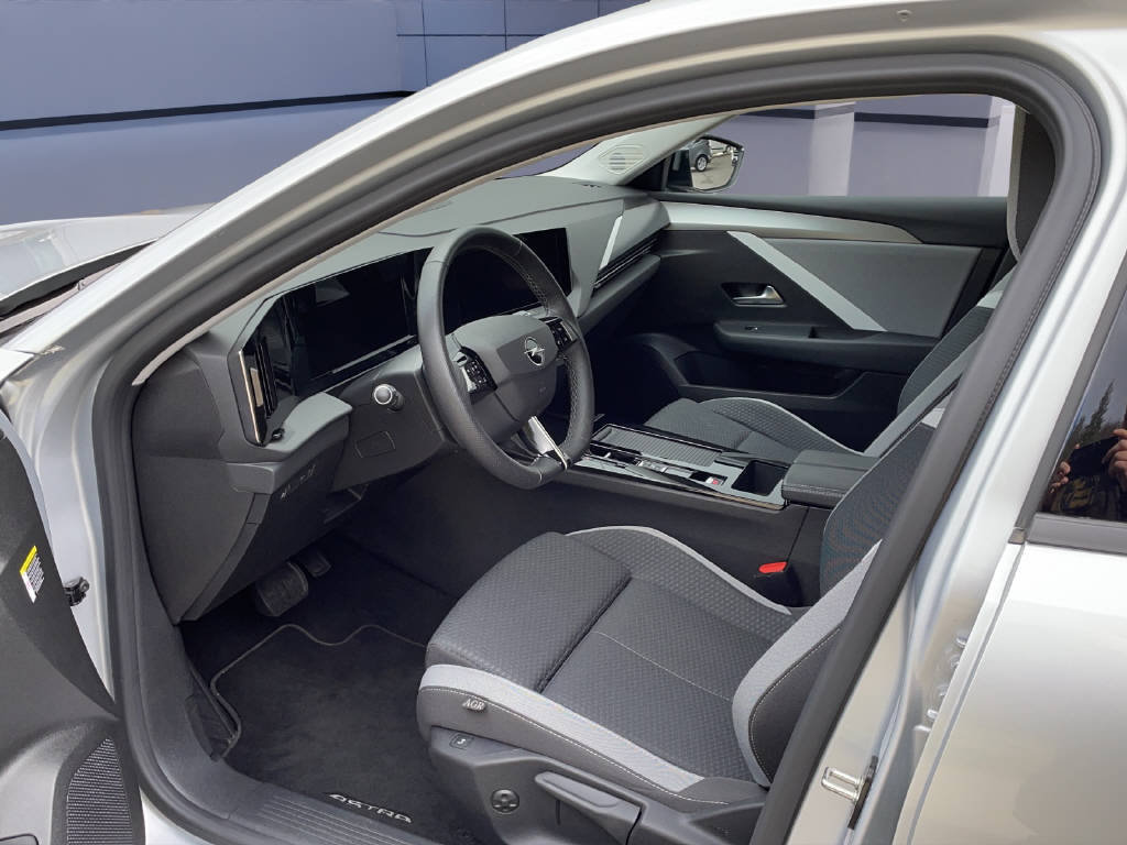 OPEL Astra 1.6 T PHEV 180 Swiss, Plug-in-Hybrid Petrol/Electric, Second hand / Used, Automatic - 6